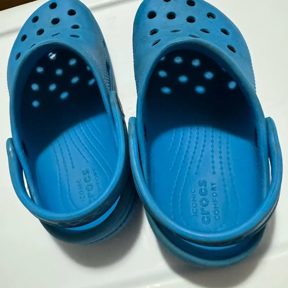 Crocs - Picture 2 of 5
